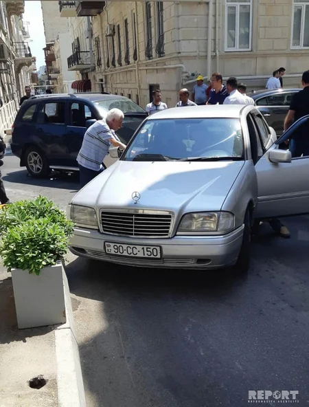 Bakıda iki avtomobil toqquşub - FOTO