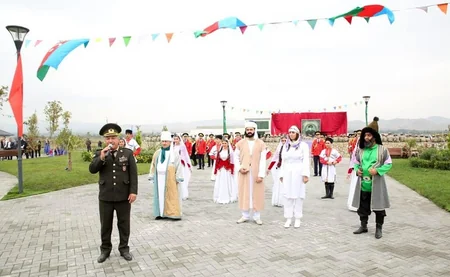 Xalqla Ordu əl-ələ devizi altında kütləvi vətənpərvərlik bayramı keçirilib