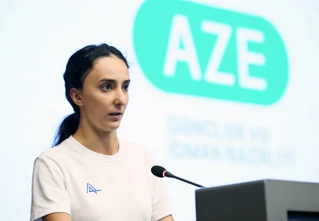 Fərid Qayıbov ay ərzində beynəlxalq yarışlarda uğurla çıxış etmiş idmançılarla görüşüb