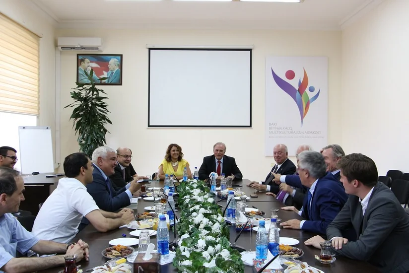 ​Fransa senatorları Bakı Beynəlxalq Multikulturalizm Mərkəzində olub