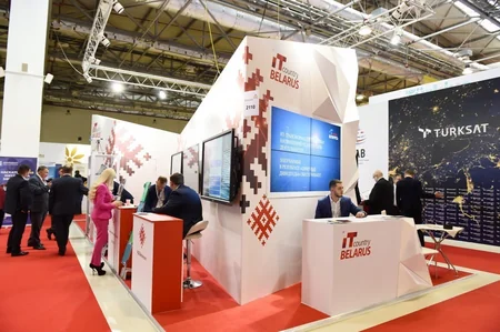 President Ilham Aliyev views Bakutel 2018 exhibition