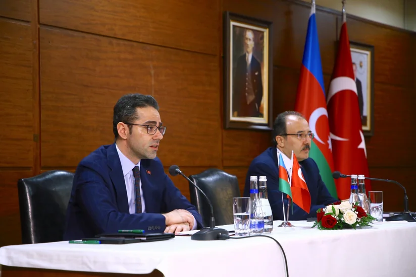 Türkiyənin XİN başçısının müavini Bakıda türkiyəli investorlarla qarşılıqlı sərmayələri müzakirə edib