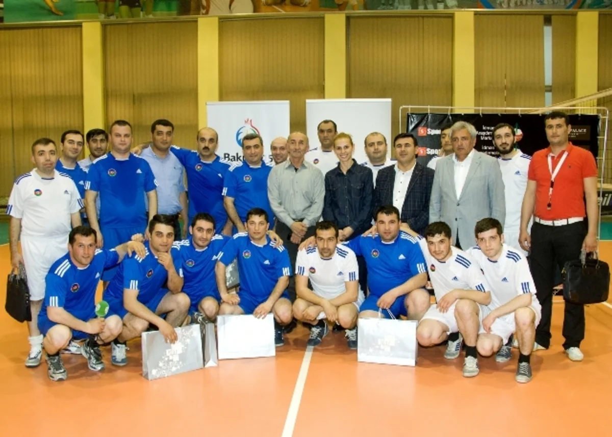 Bakı 2015ə dəstək məqsədilə jurnalistlər arasında voleybol matçı keçirilib