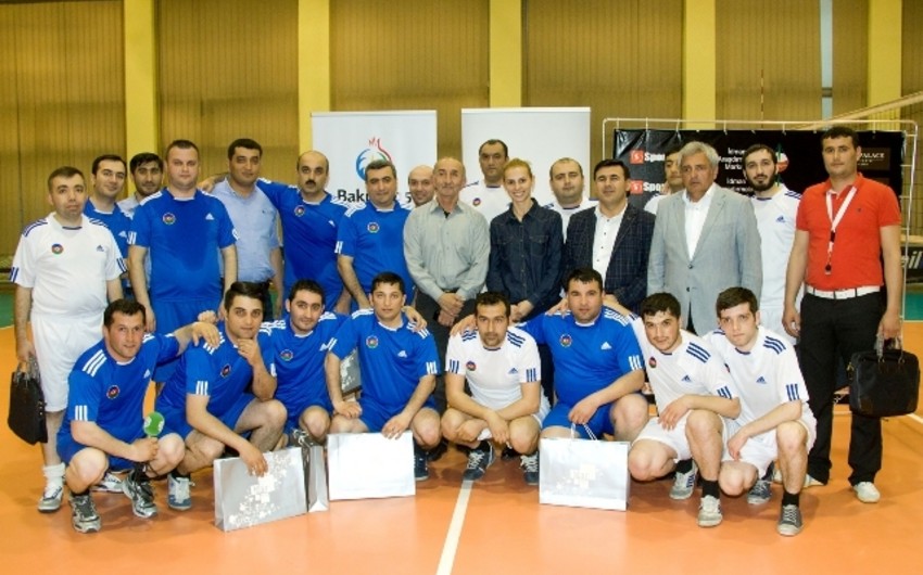 Bakı 2015ə dəstək məqsədilə jurnalistlər arasında voleybol matçı keçirilib