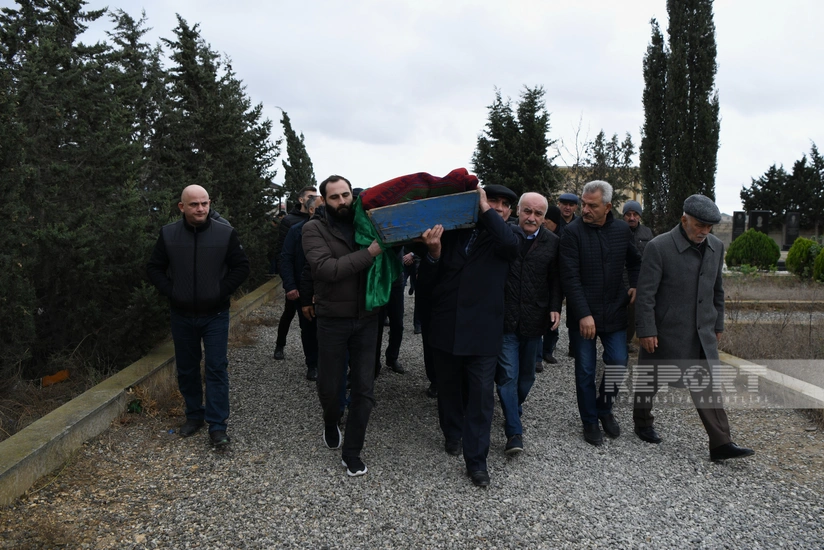 Bakıda avtomobillə vurularaq öldürülən alim dəfn olunub