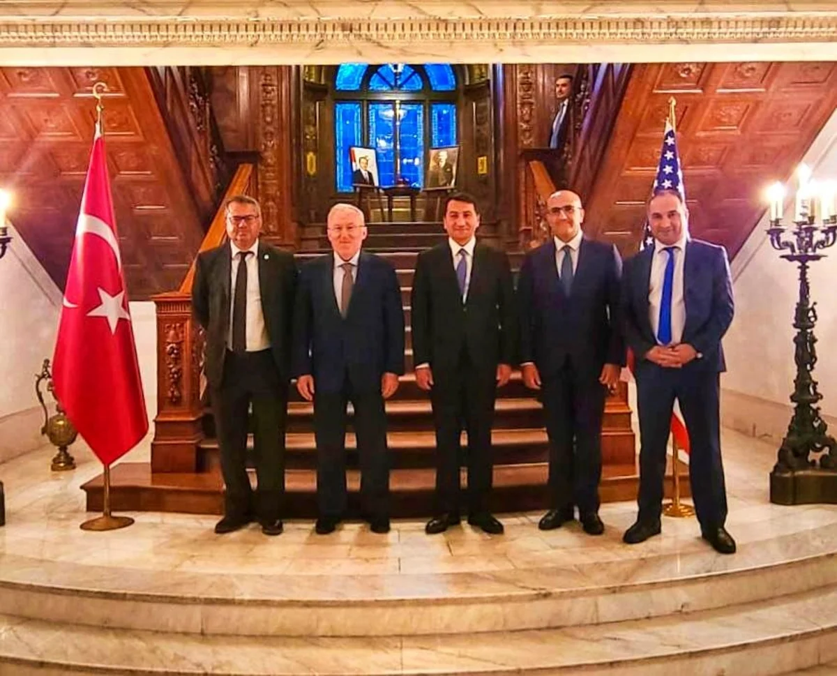 Azerbaijani presidential aide holds talks with Turkish envoy to US