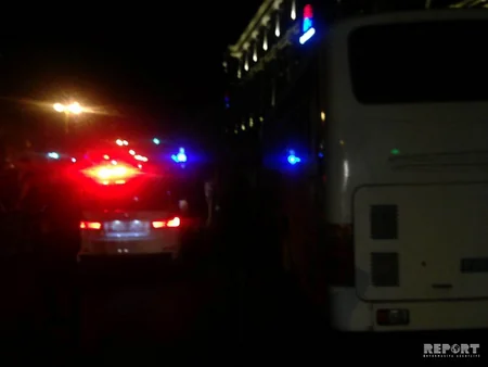 Bakıda sərnişin avtobusu qəza törədib - FOTO