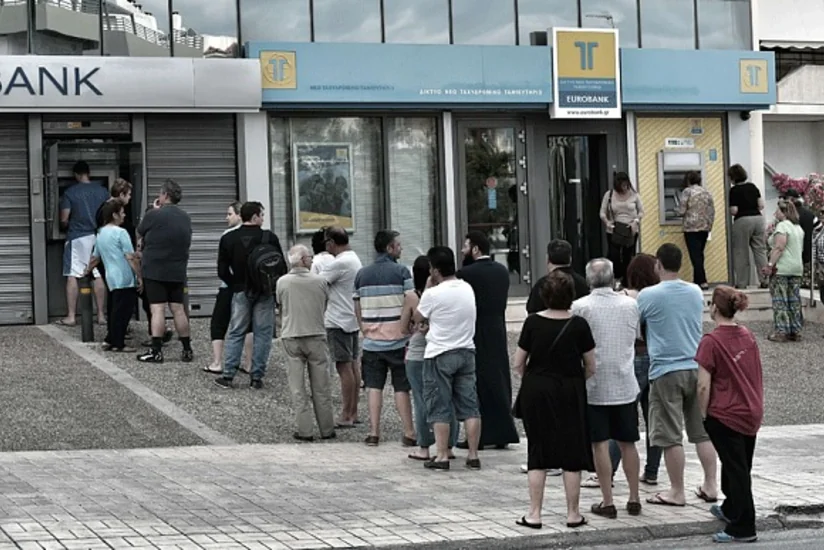 ​В Греции вновь заработали банки после трех недель