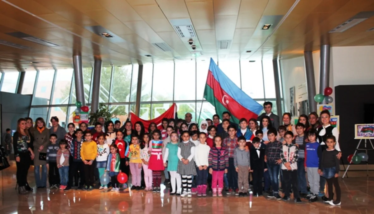 ​Xalça Muzeyində “Dalğalanan bayrağım” adlı tədbir keçirilib