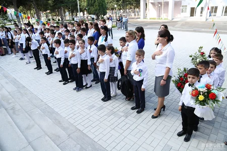 Valideynsiz uşaqların Bilik Günü - FOTOREPORTAJ