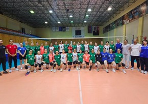 Özbəkistanın 16 yaşadək qızlardan ibarət voleybol millisi Bakıya gəlib