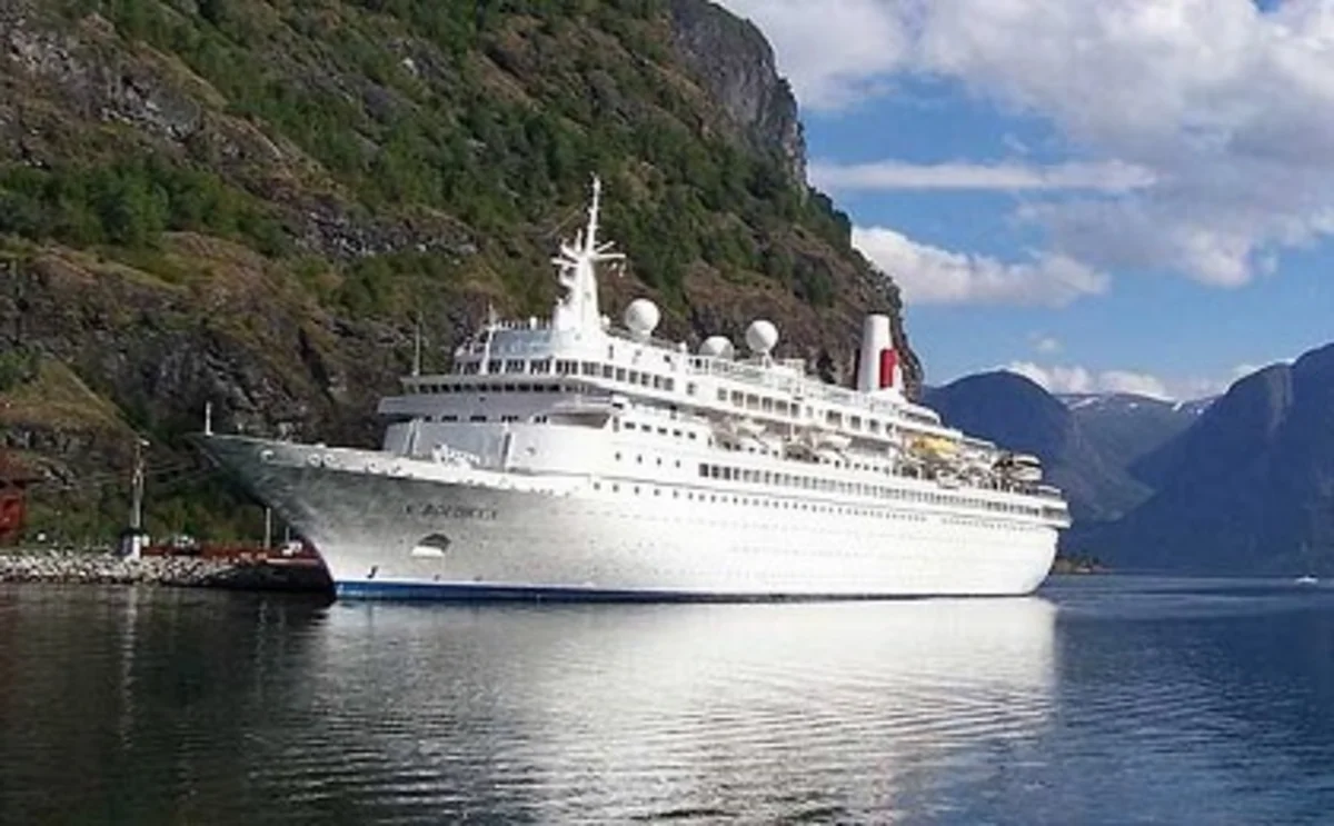 ​Mərakeş sahillərində kruiz gəmisi yanıb