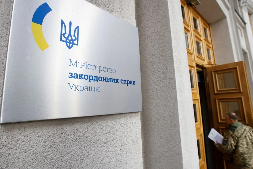 Более 60 дипучреждений Украины за рубежом получили письма о минировании