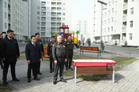 Qüsursuz xidmət etmiş bir qrup hərbi qulluqçuya mənzil verilib