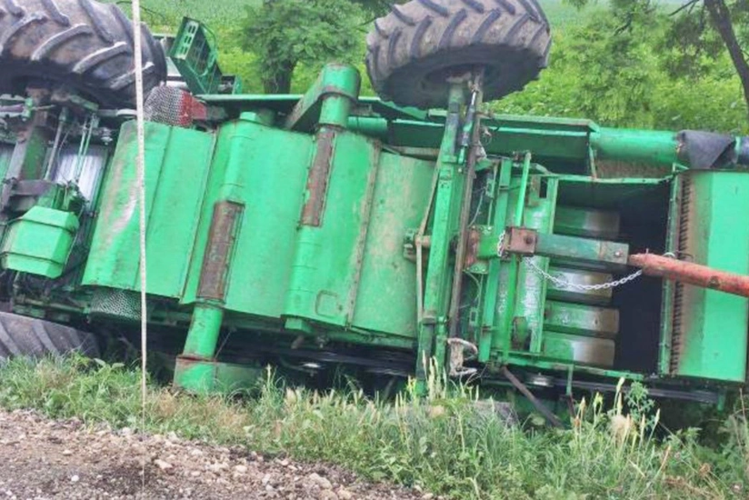 Laçında kombayn aşıb, iki nəfər ölüb