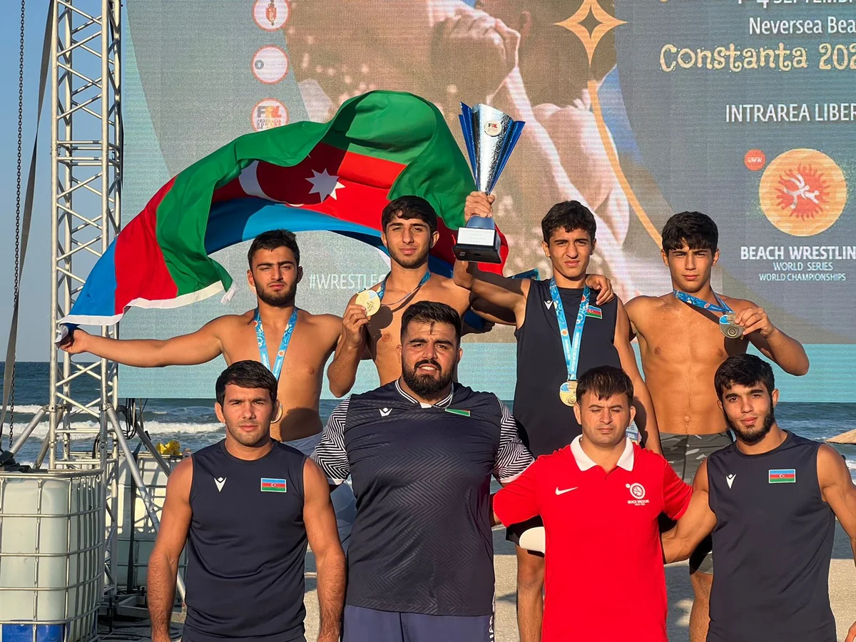 Çimərlik güləşi üzrə Azərbaycan millisi dünya çempionu olub