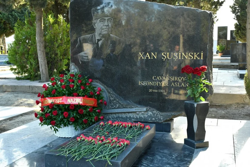 Xan Şuşinskinin məzarı ziyarət olunub