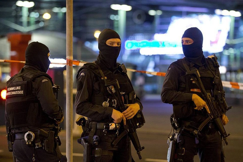 KİV: Amsterdam aeroportunda təyyarəni qaçırmağa cəhd edilib