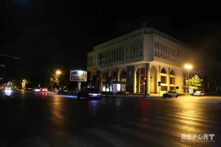 Elmlər Akademiyası metrostansiyası yaxınlığında yaşlı qadını maşın vurub - FOTO - VİDEO - YENİLƏNİB
