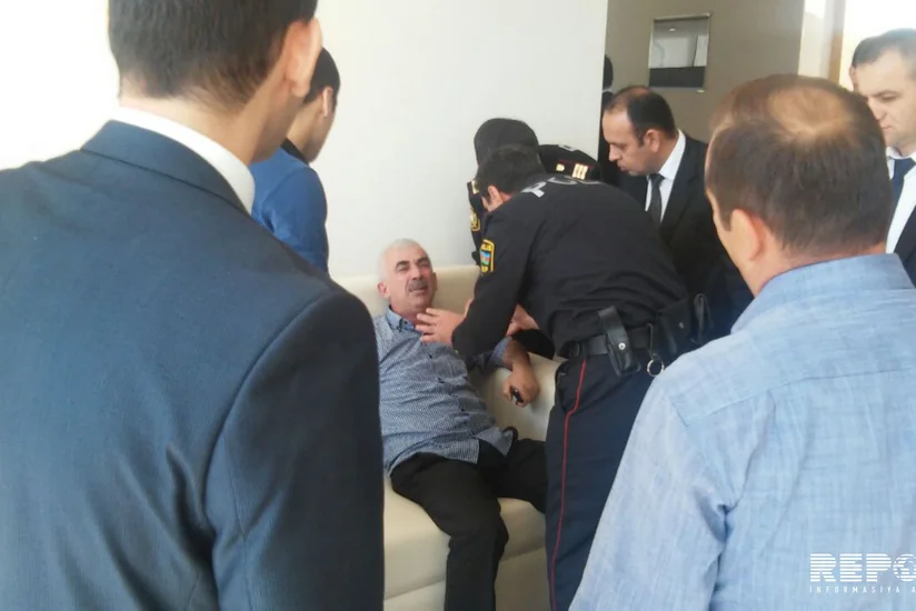 Azərbaycanda ilk açıq özəlləşdirmə hərracında dava düşüb - FOTO