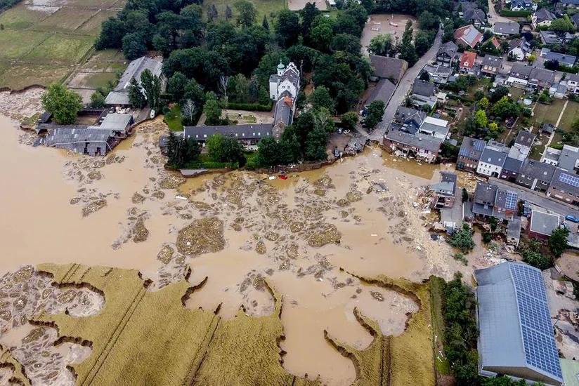 Число жертв наводнения в Германии достигло 156