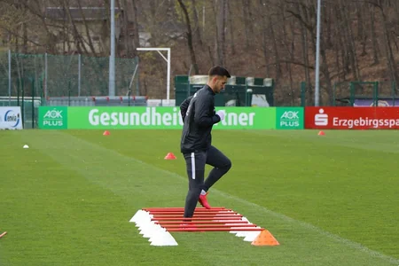 Azərbaycanlı futbolçunun komandası məşqə başladı