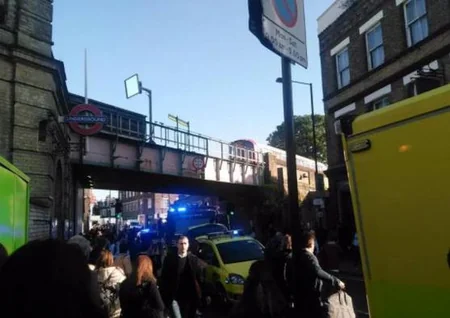 London metrosundakı terror hücumundan sonra 18 nəfər xəstəxanaya yerləşdirilib - YENİLƏNİB-5