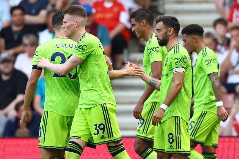 Mançester Yunayted İngiltərə Premyer Liqasında növbəti qələbəsini qazanıb