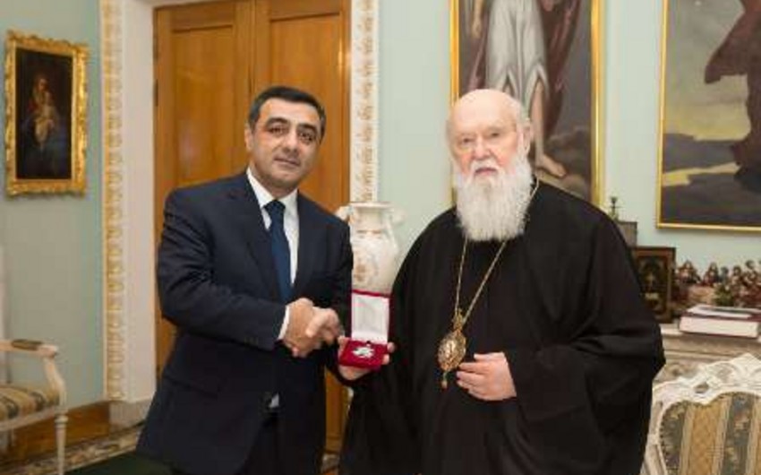 Ukrayna patriarxı Azərbaycan diaspor nümayəndəsini ordenlə təltif edib