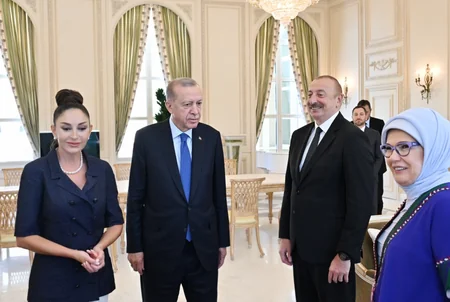 Azərbaycan və Türkiyə prezidentləri birgə işçi naharı ediblər
