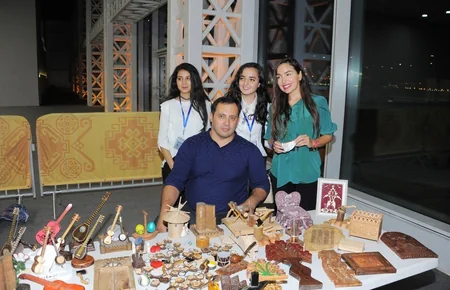 Leyla Aliyeva attends youth exhibition 'Through the eyes of students: Environmental problems of ways of addressing them' - PHOTO