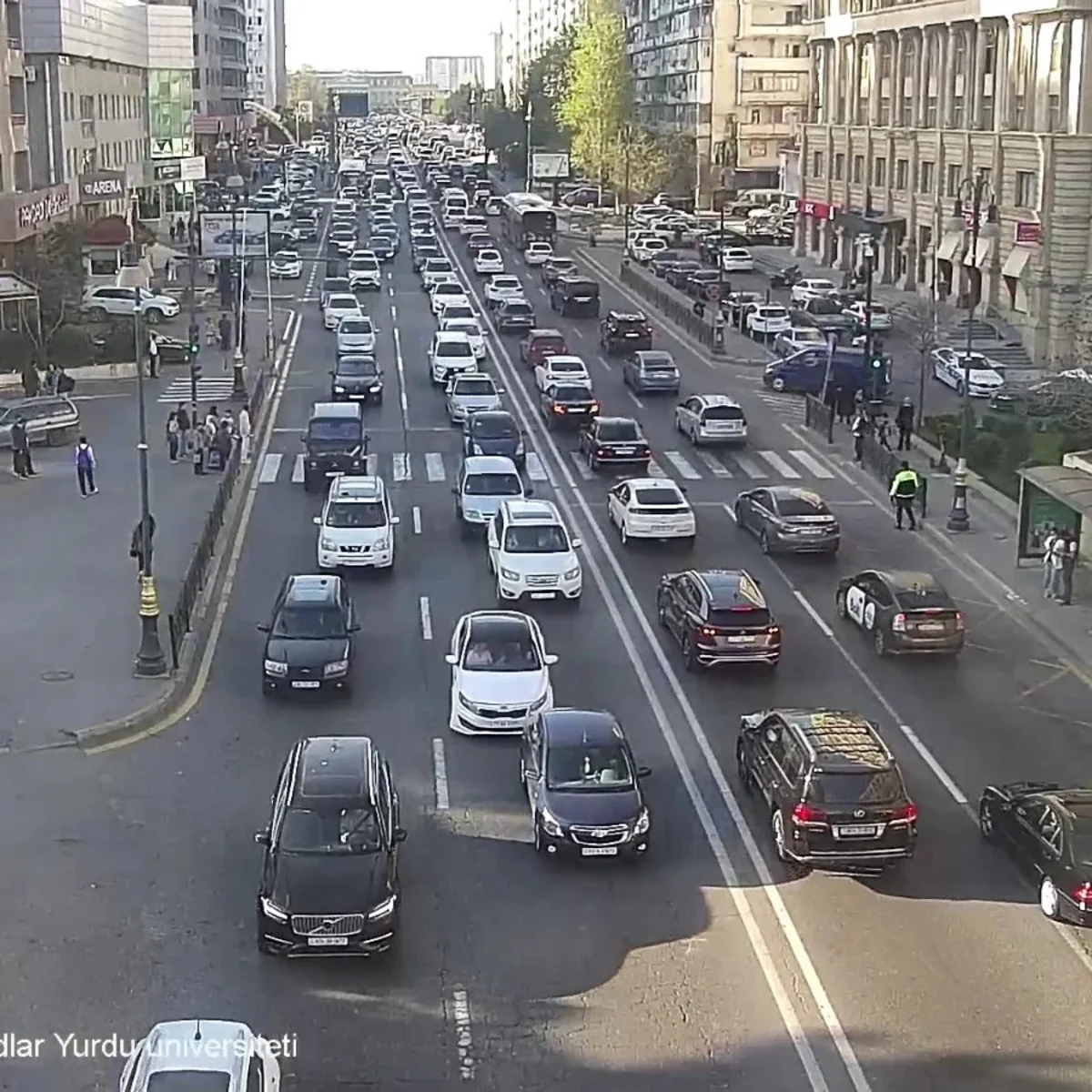 Bakının bir sıra yollarında tıxac yaranıb