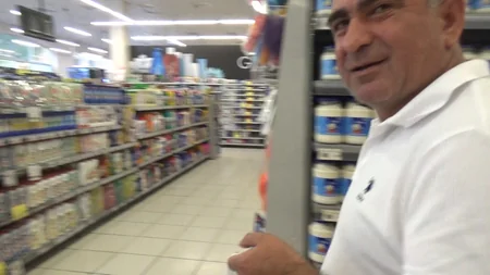Polis iri supermarketlərdə reydlər keçirir