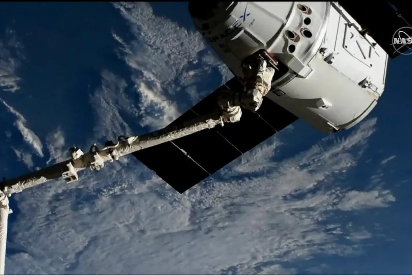 Корабль SpaceX Dragon доставил на МКС более 2,5 тонны грузов