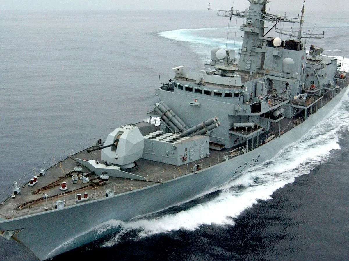 Britaniya Hərbi Dəniz Qüvvələri Fars körfəzində insidentlə bağlı məlumat verib