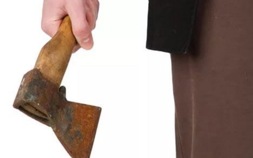 Abşeronda oğul anasını balta ilə doğrayıb, özünü isə körpüdən atıb