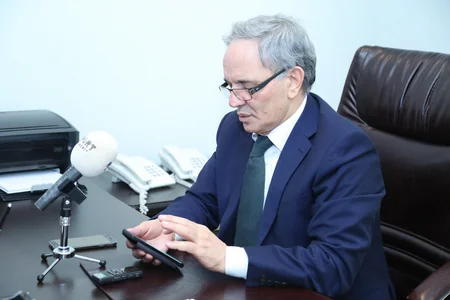 Əflatun Amaşov: “İstərdik ki, saytlarda çalışan yaradıcı əməkdaşlar ədəbi dil üzrə attestasiyadan keçsinlər” - MÜSAHİBƏ