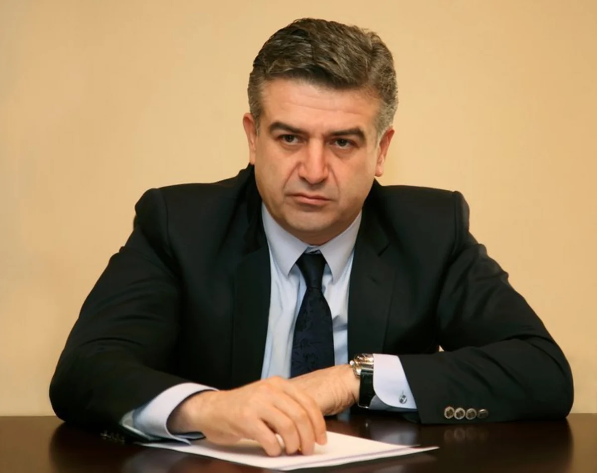 Ermənistanın baş naziri hakim partiyaya üzvlüklə bağlı ərizə verib