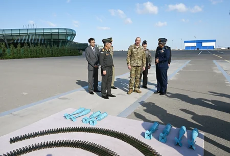 Prezident İlham Əliyevə çoxməqsədli JF-17C təyyarələri təqdim olunub - YENİLƏNİB-2