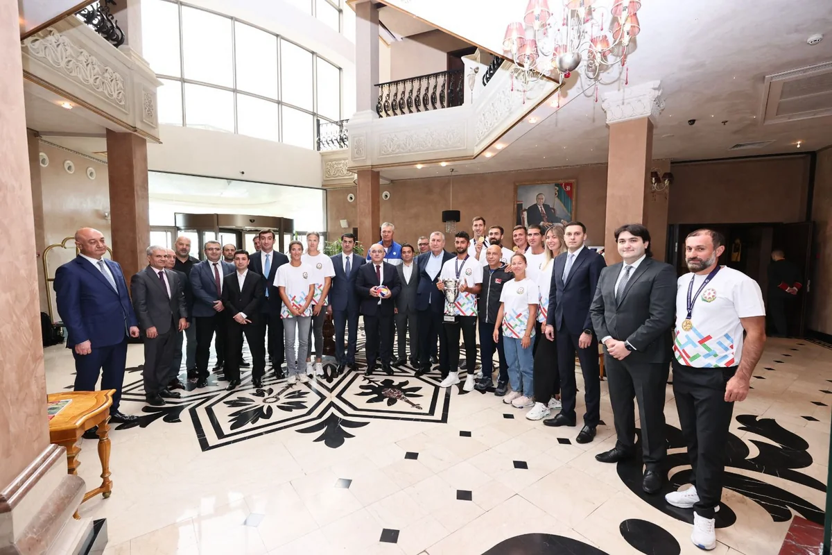 AVF rəhbərliyi Avropa Kubokunun qalibləri ilə görüşüb