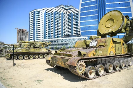 Xocalıda aşkarlanmış zenit-raket kompleksi Bakıda “Hərbi Qənimətlər Parkı”nda yerləşdirilib