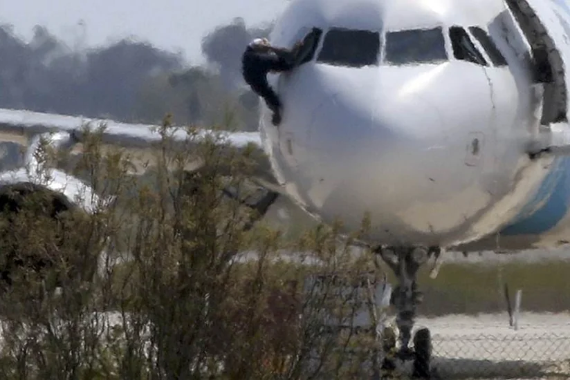 ​Misir EgyptAirə məxsus təyyarəni qaçıran şəxsin ekstradisiyasını tələb edib