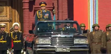 Azərbaycan hərbçiləri Moskvada Qələbənin 70 illiyinə həsr olunan paradda təntənəli keçid ediblər - YENİLƏNİB