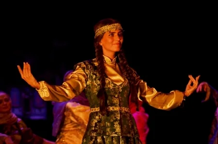 Rusiyanın Smolensk vilayətində Müsyö Jordan və dərviş Məstəli şah pyesi nümayiş etdirilib