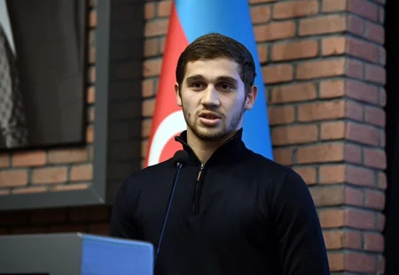 Fərid Qayıbov beynəlxalq yarışlarda uğurlu çıxış etmiş idmançılarla görüşüb