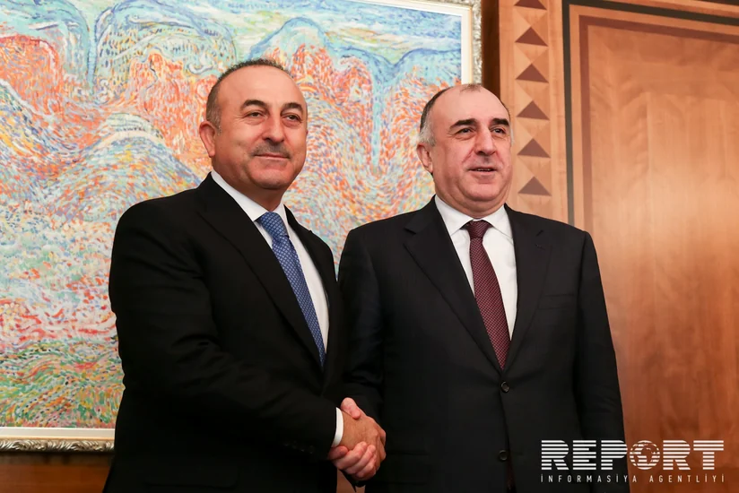 Bakıda Elmar Məmmədyarovla Türkiyə XİN başçısı arasında görüş başlayıb