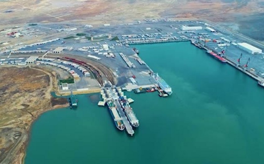 В Бакинском порту объем транзита грузов из Азии в Швейцарию увеличился в 4 раза
