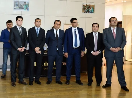 Azərbaycan milli geyimlərinin sərgisi açılıb