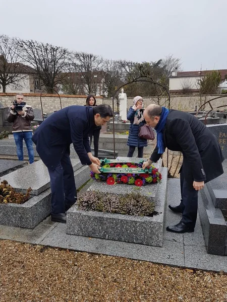 Parisdə 20 Yanvar münasibəti ilə ADR nümayəndələrinin məzarları ziyarət edilib