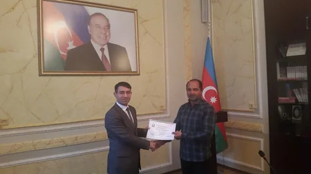 Dövlət Komitəsi yeni qeydiyyatdan keçmiş 27 dini icmaya şəhadətnamələr təqdim edib